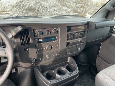 2025 Chevrolet Express 3500