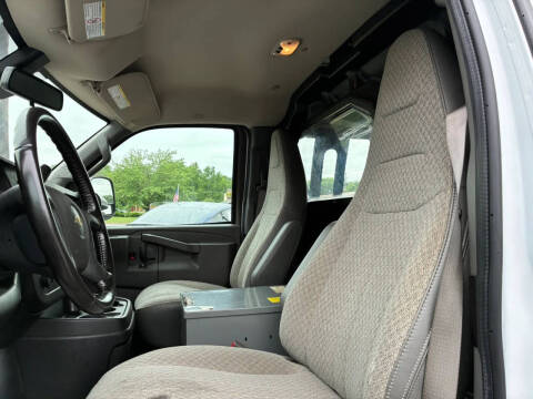 2022 Chevrolet Express 2500
