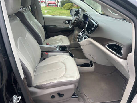 2018 Chrysler Pacifica Touring L Plus