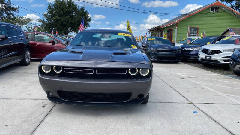 2015 Dodge Challenger SXT Plus
