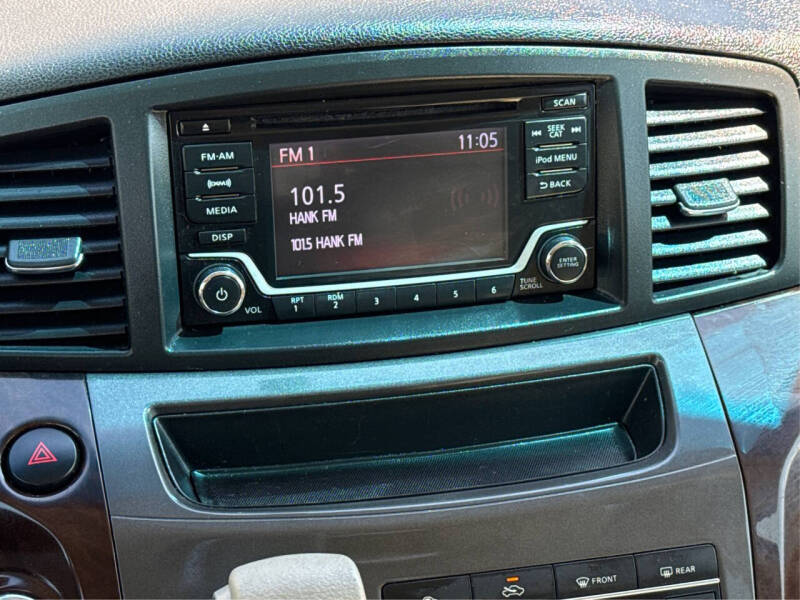 2017 Nissan Quest SV