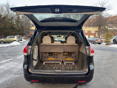 2012 Toyota Sienna
