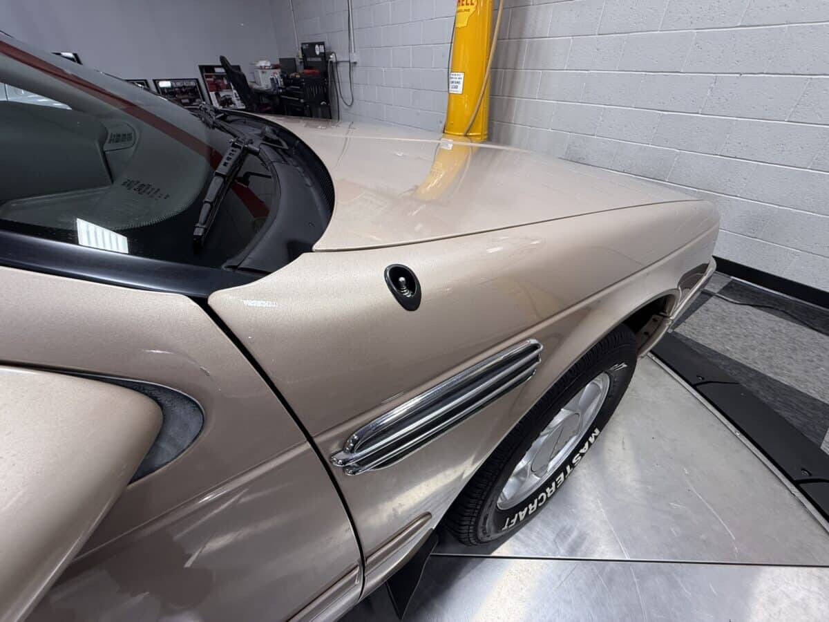 1993 Ford Thunderbird 38