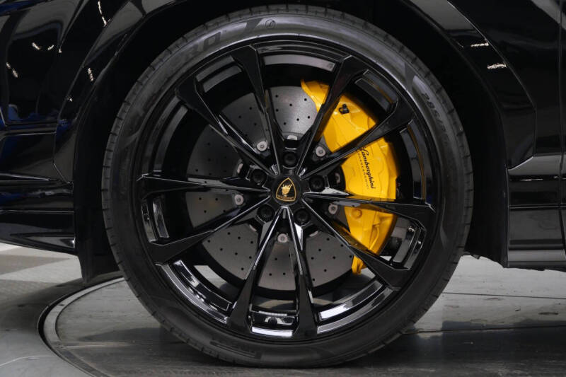 2023 Lamborghini Urus S