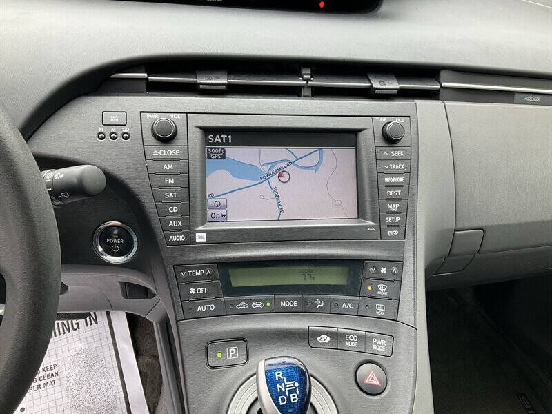 2010 Toyota Prius III