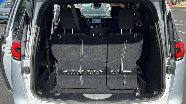 2023 Chrysler Pacifica Touring