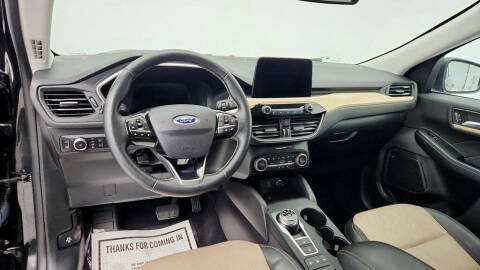 2021 Ford Escape Hybrid Titanium