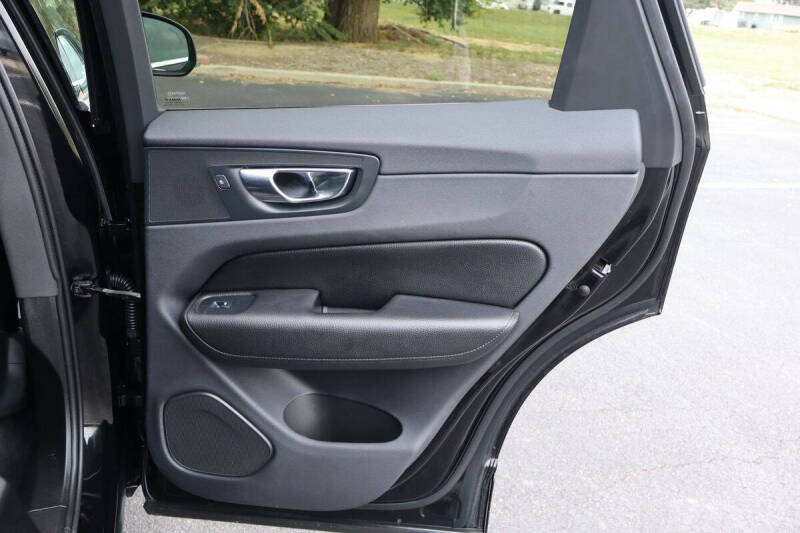 2019 Volvo XC60 T5 Momentum