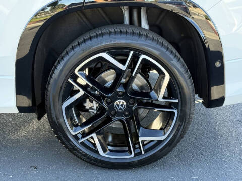 2026 Volkswagen Tiguan SEL R-Line Turbo 4Motion