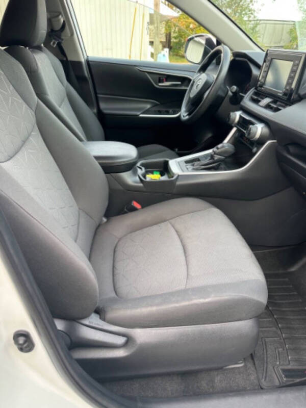 2020 Toyota RAV4 XLE