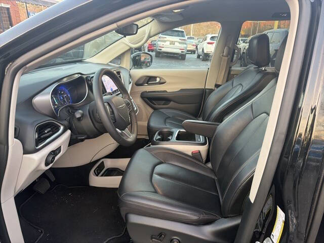 2024 Chrysler Pacifica Touring L