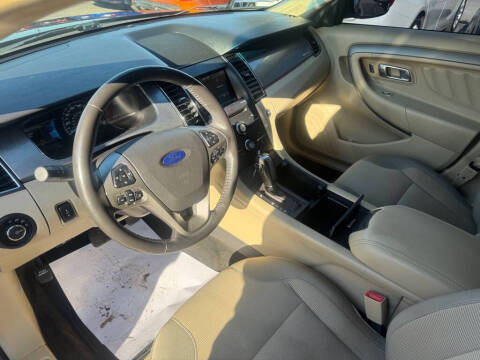 2015 Ford Taurus SEL