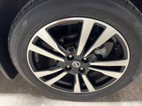2019 Nissan Kicks SR