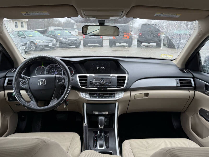 2015 Honda Accord LX photo 12