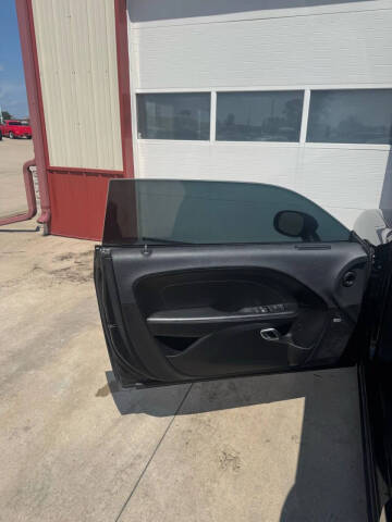 2015 Dodge Challenger SXT Plus