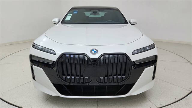2023 BMW 7 Series 740i