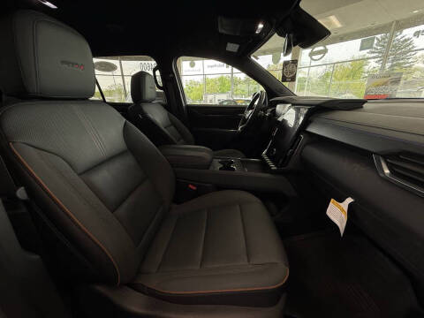 2024 GMC Acadia AT4