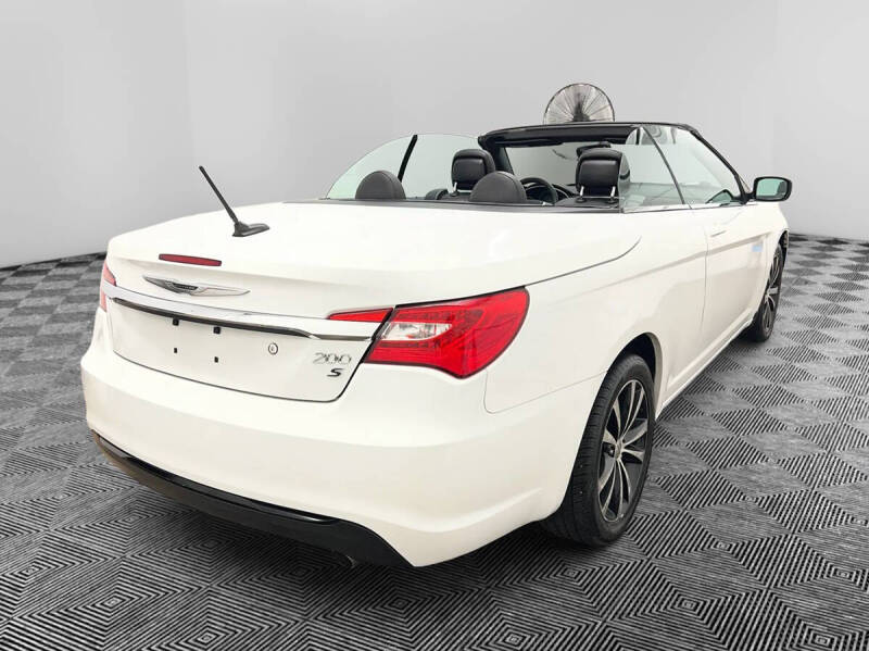 2014 Chrysler 200 S