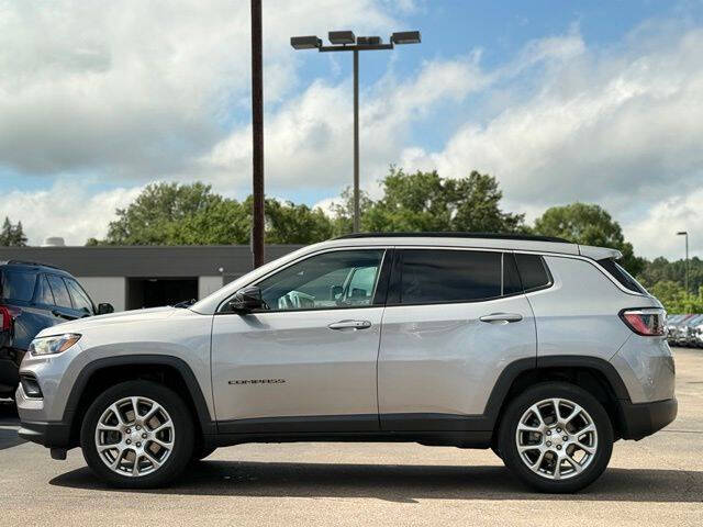 2023 Jeep Compass Latitude Lux