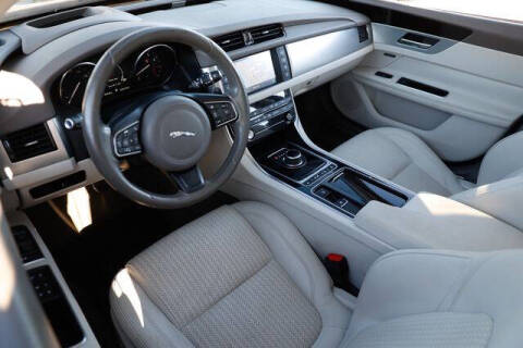 2017 Jaguar XF 35t Prestige