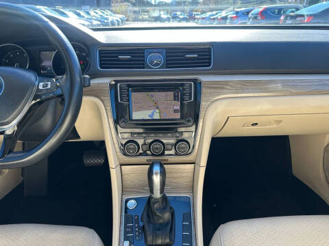 2017 Volkswagen Passat 1.8T SE