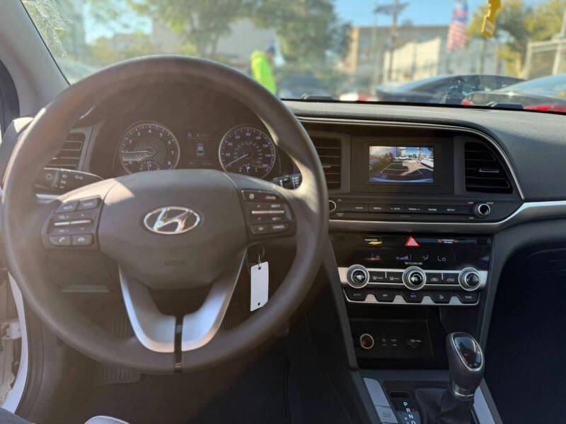 2020 Hyundai Elantra SE