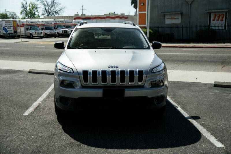 2017 Jeep Cherokee Sport