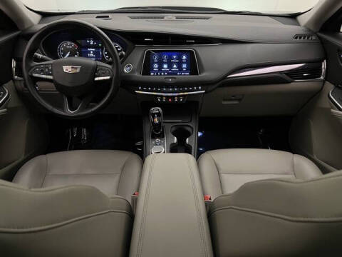 2023 Cadillac XT4 Luxury