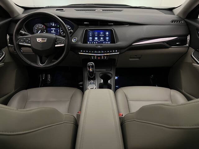 2023 Cadillac XT4 Luxury