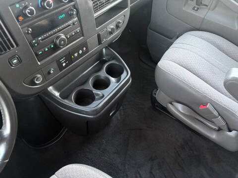 2017 Chevrolet Express LT 3500