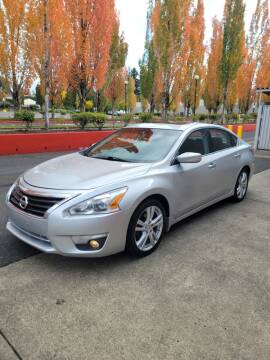 2013 Nissan Altima for sale at RICKIES AUTO, LLC. in Portland OR
