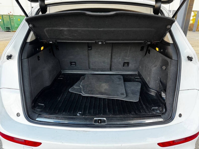 2012 Audi Q5 3.2 quattro Premium Plus