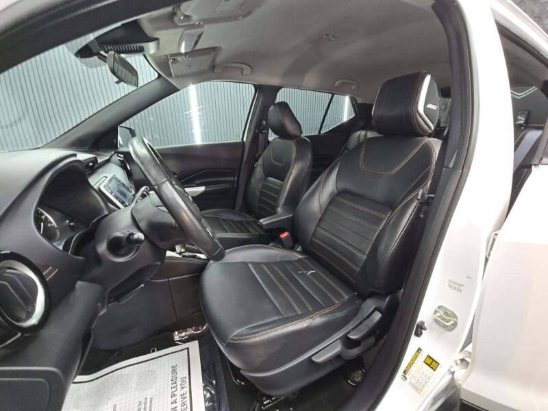 2020 Nissan Kicks SR