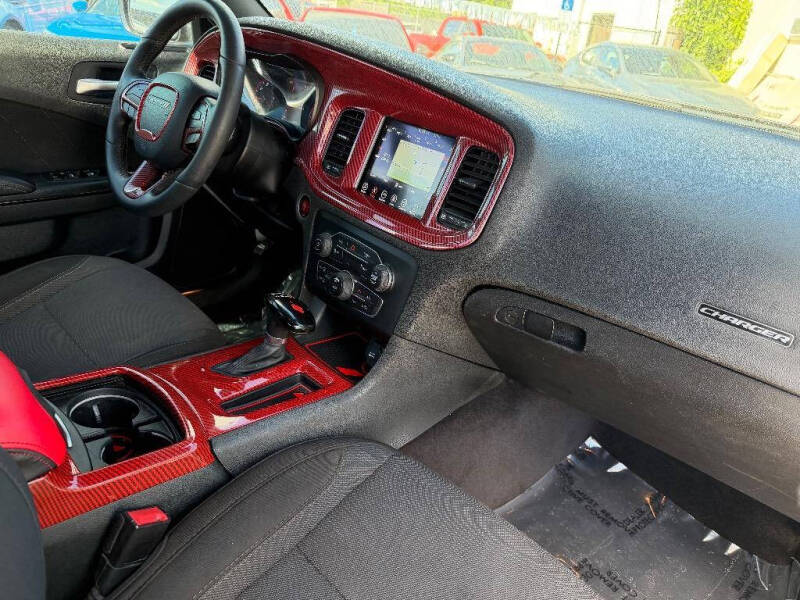 2017 Dodge Charger SXT