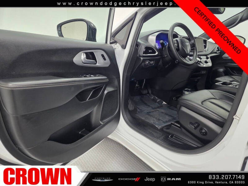 2024 Chrysler Pacifica Plug-In Hybrid Select