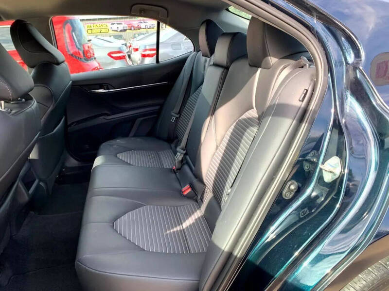 2020 Toyota Camry SE