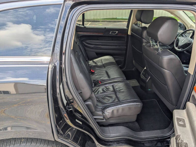 2019 Lincoln MKT Reserve