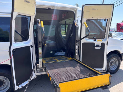 2011 Ford E-Series E-350 SD