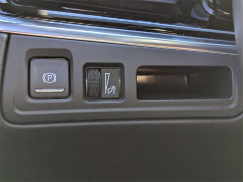 2025 Cadillac XT6 Luxury