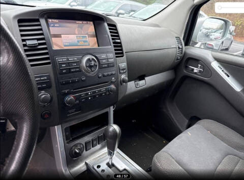 2011 Nissan Pathfinder LE
