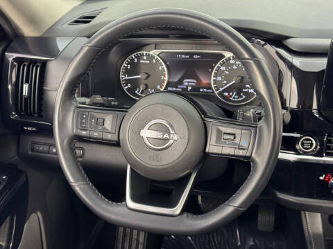 2022 Nissan Pathfinder SV