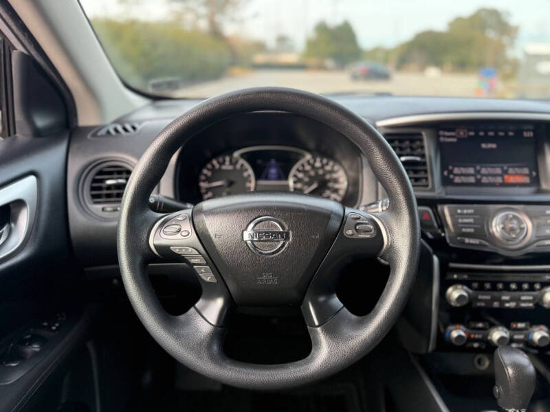 2017 Nissan Pathfinder S