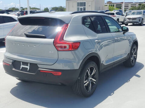 2026 Volvo XC40 B4 Core
