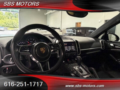 2016 Porsche Cayenne GTS