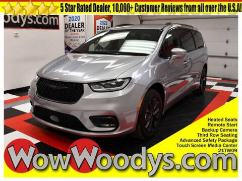 2021 Chrysler Pacifica for sale at WOODY'S AUTOMOTIVE GROUP in Chillicothe MO