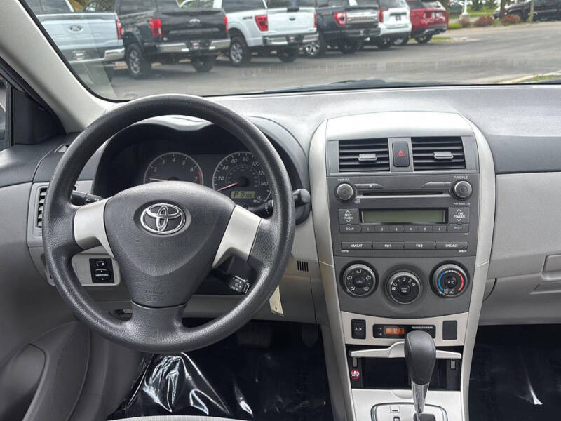 2011 Toyota Corolla LE