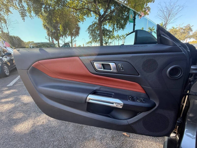 2025 Ford Mustang EcoBoost Premium