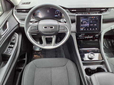 2024 Jeep Grand Cherokee L Laredo