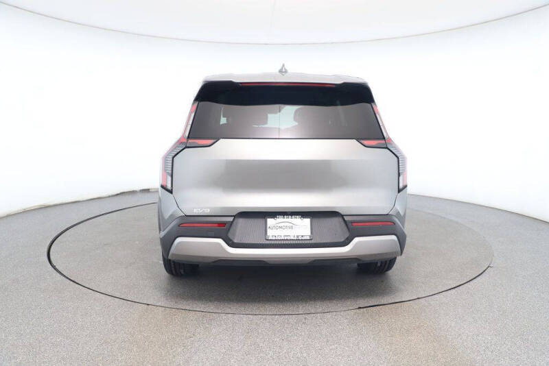 2024 Kia EV9 Light Long Range