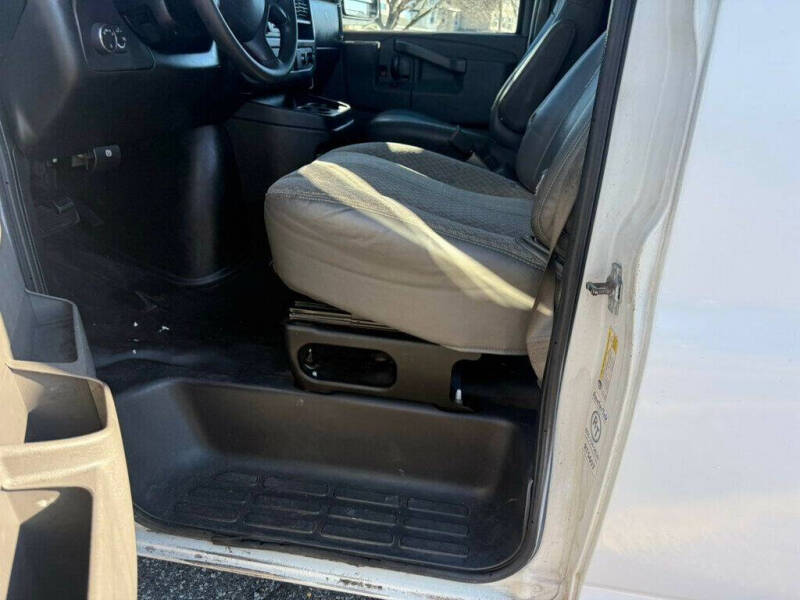 2017 GMC Savana 3500